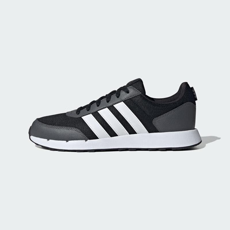 Mens Fashion In The 50S - Adidas Lightweight and Comfortable Outdoor Fitness